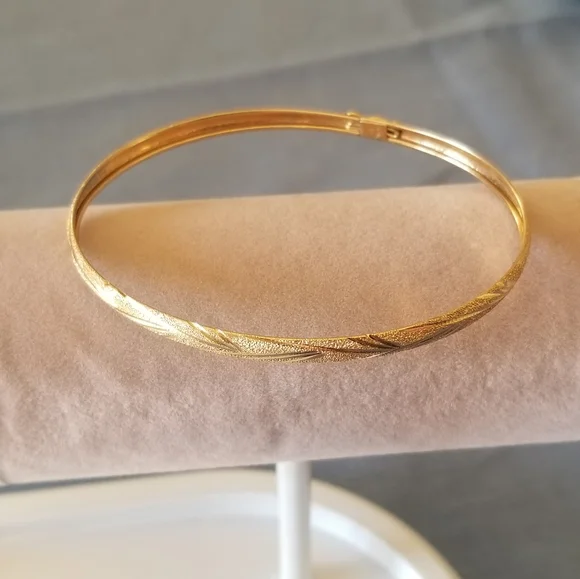 10K Gold Bangle Bracelet
